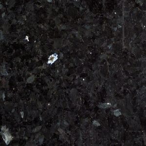 Emerald Pearl / Mørk Labrador